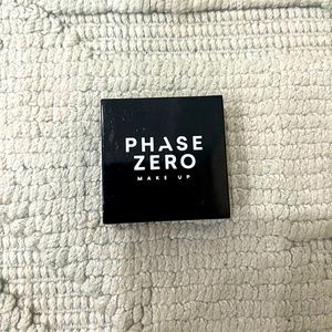 NWOT, Phase Zero pressed eyeshadow in Velvet.